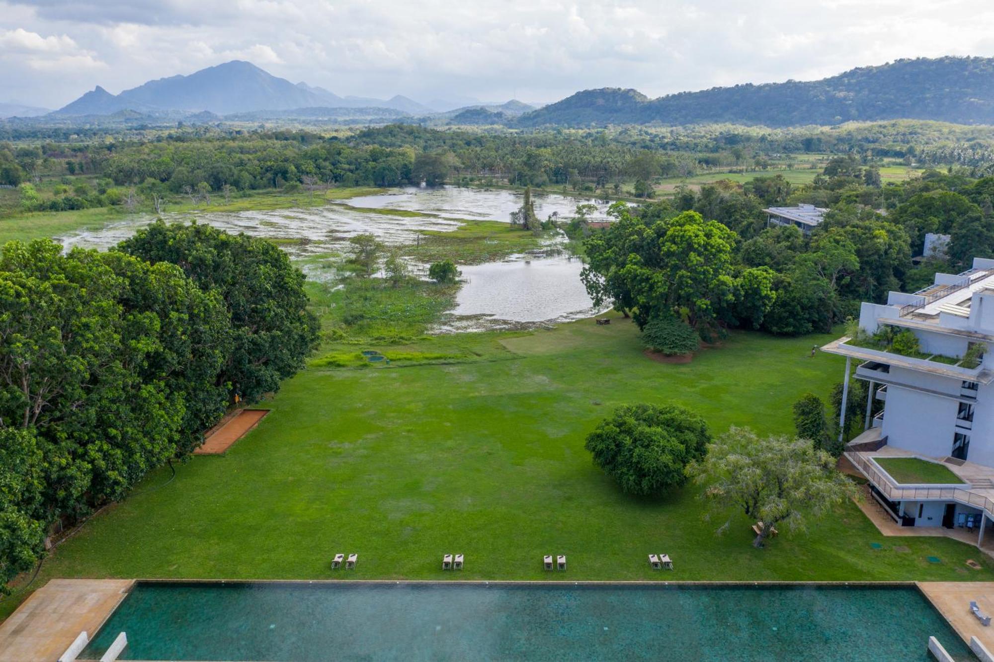 Jetwing Lake Dambulla Exterior photo